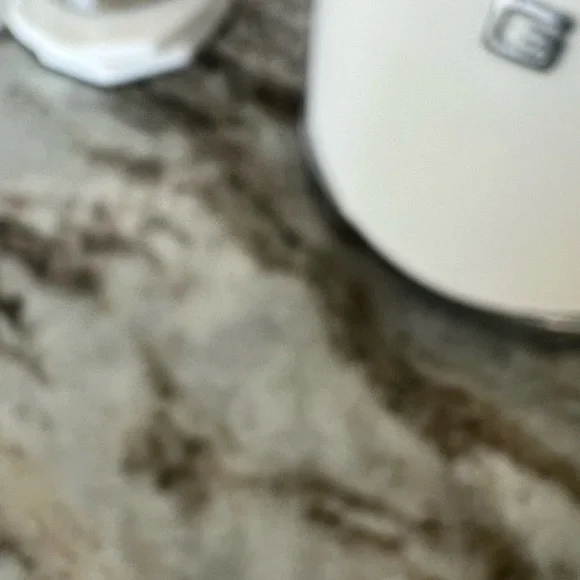 Home Kitchen Crate&Barrel Coffee/ Tea Mugs - Picture 5 of 8